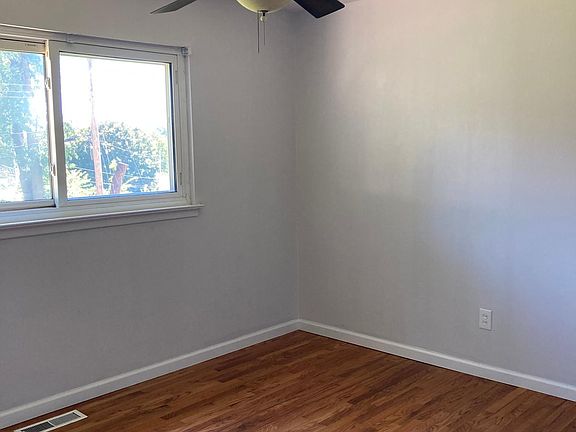 5th image of 5206 Ville Cecelia Ln