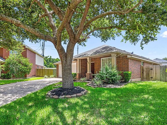 4th image of 3807 Parade Ct