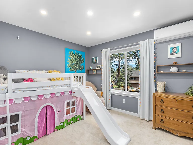 2807 NE Lotno Dr — Photo 8