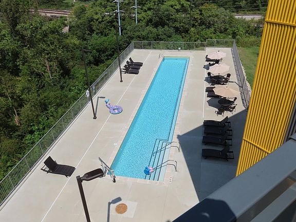 4th image of 400 Herron Dr APT 410