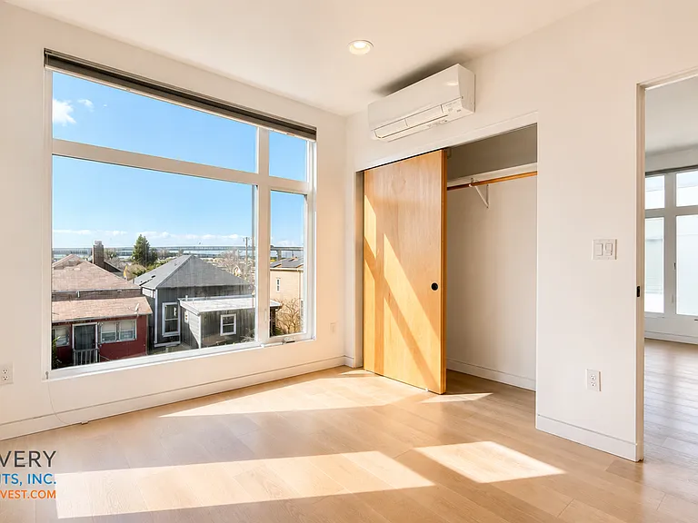 3235 Louise St #C — Photo 38