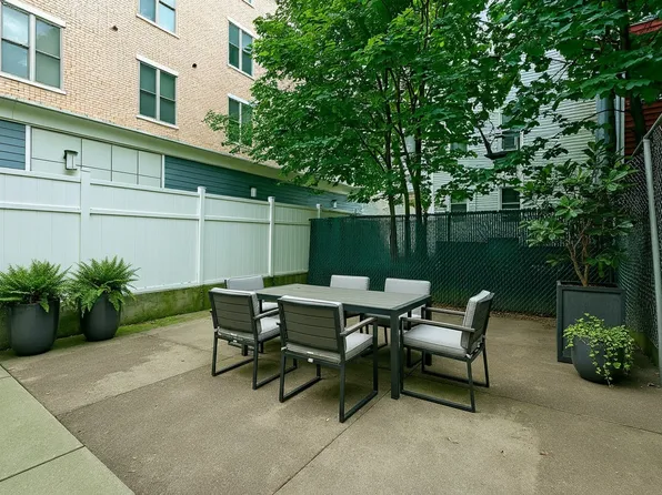 23 Westervelt Place image 13 of 14