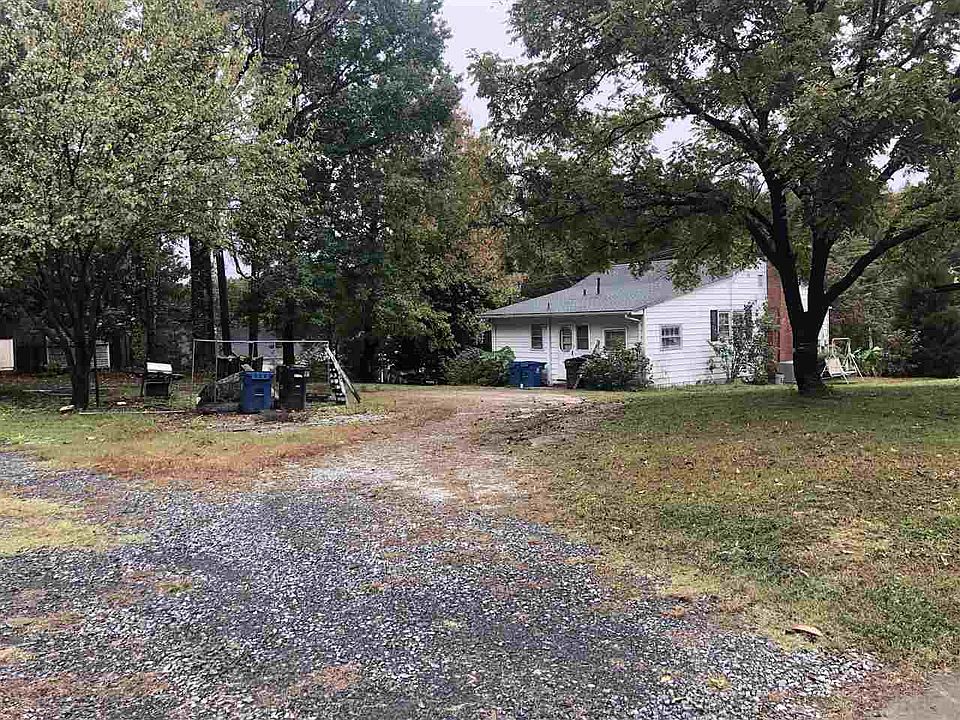 2nd image of 2612 Broad St