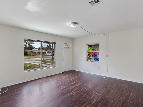 4th image of 1161 Alabama Ave