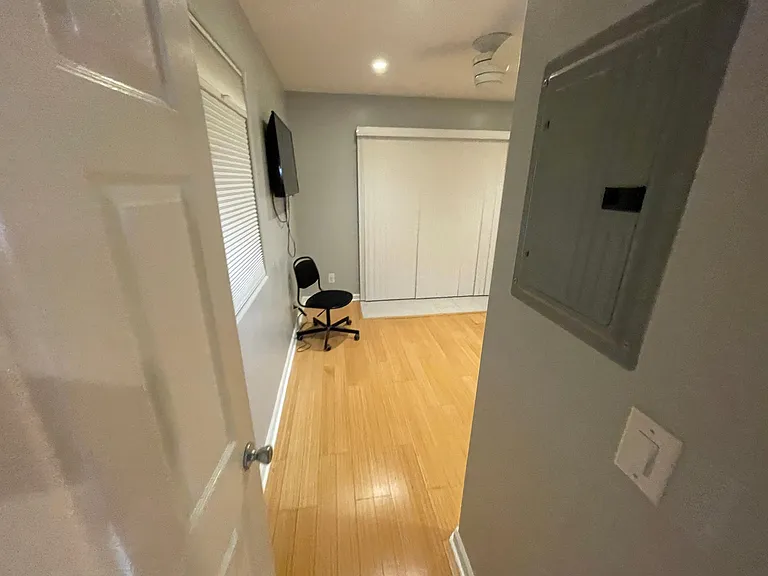 Daisy St — Photo 14