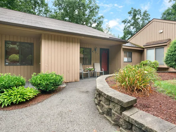 23 Essex Green Court #23, Merrimack, NH 03054