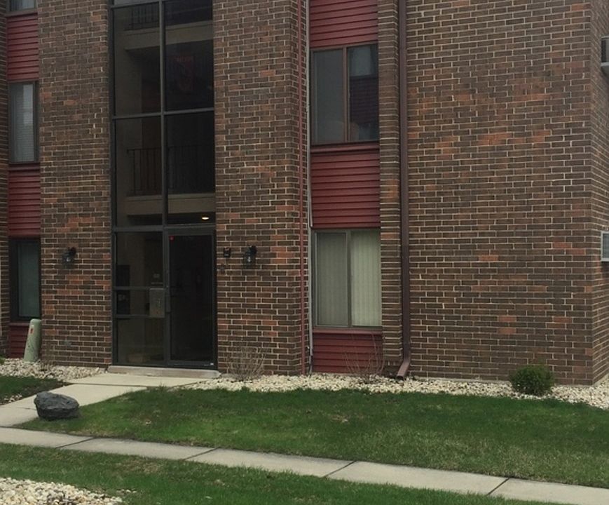1st image of 15704 Terrace Dr Unit 3E