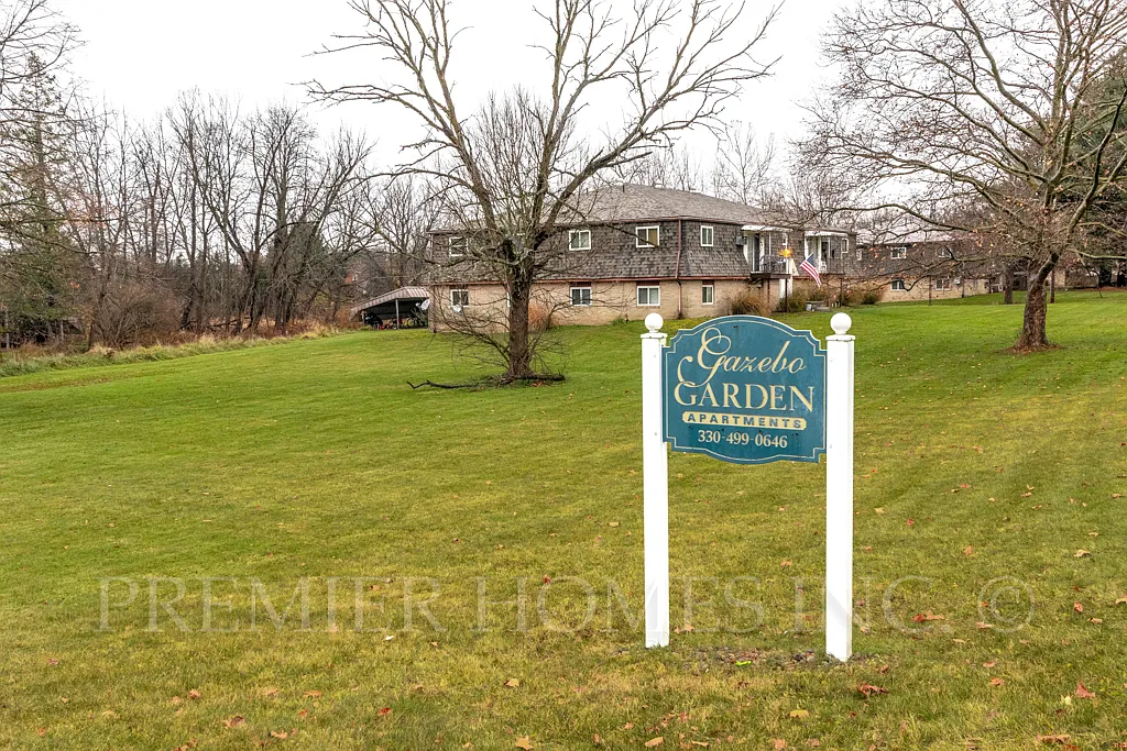 2 bed, $995 — Photo 1
