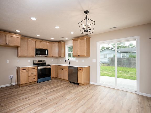 5th image of 1400 E Parham St