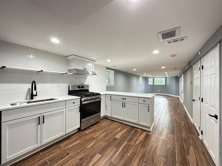 2317 N Keeler Ave #6H — Photo 6