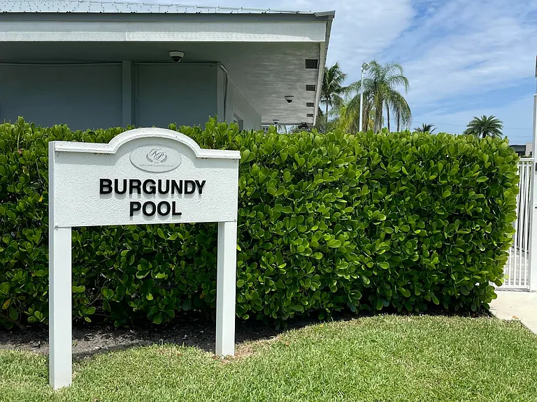 258 Burgundy Ave #F — Photo 25