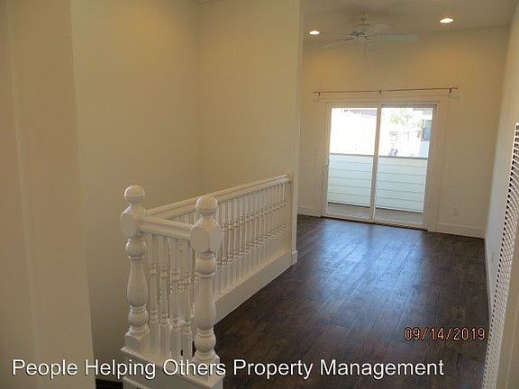 3rd image of 1120 30th St APT 2