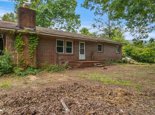 1382 Oak Grove Rd, Benton, TN 37307