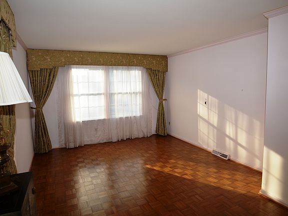 Sunken large living room