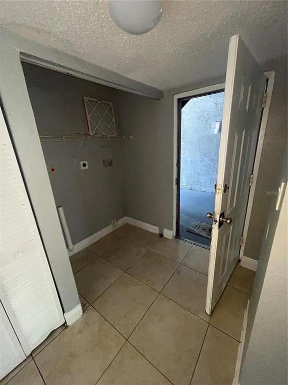 2 bed, 2.0 bath, 976 sqft, $1,400 — Photo 3