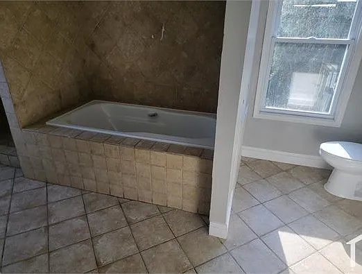 4 bed, 1321 sqft, $2,100 — Photo 4
