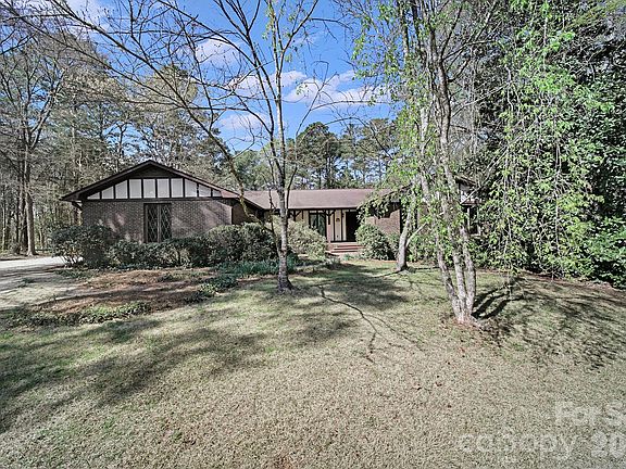 3rd image of 10601 Agnes Douglas Rd