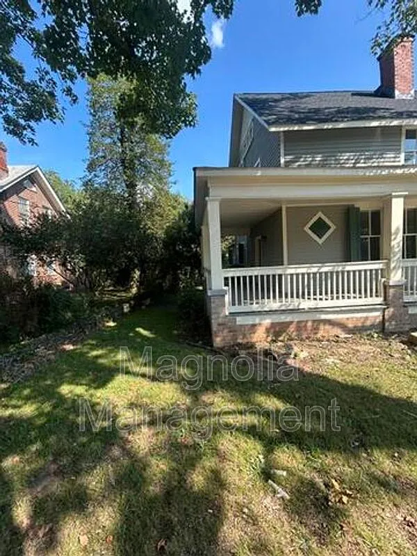 4 bed, 3.0 bath, $2,400 — Photo 2