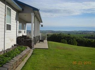 7520 Hillcrest Dr, Marsing, ID 83639