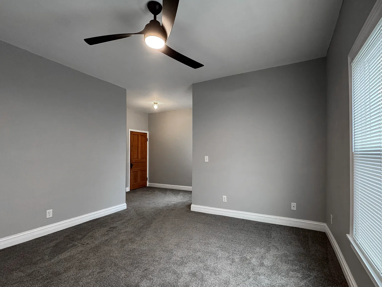 2 bed, 950 sqft, $1,600 — Photo 3