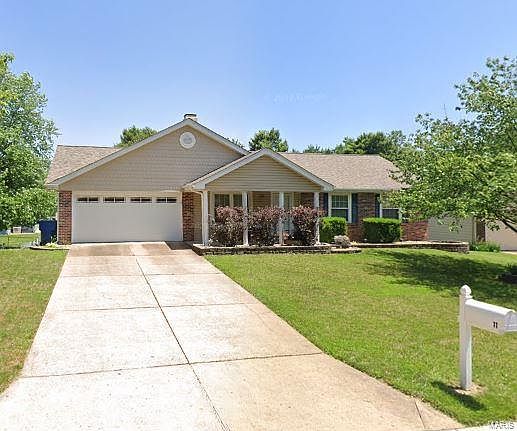 1st image of 11 Crescent Hills Dr