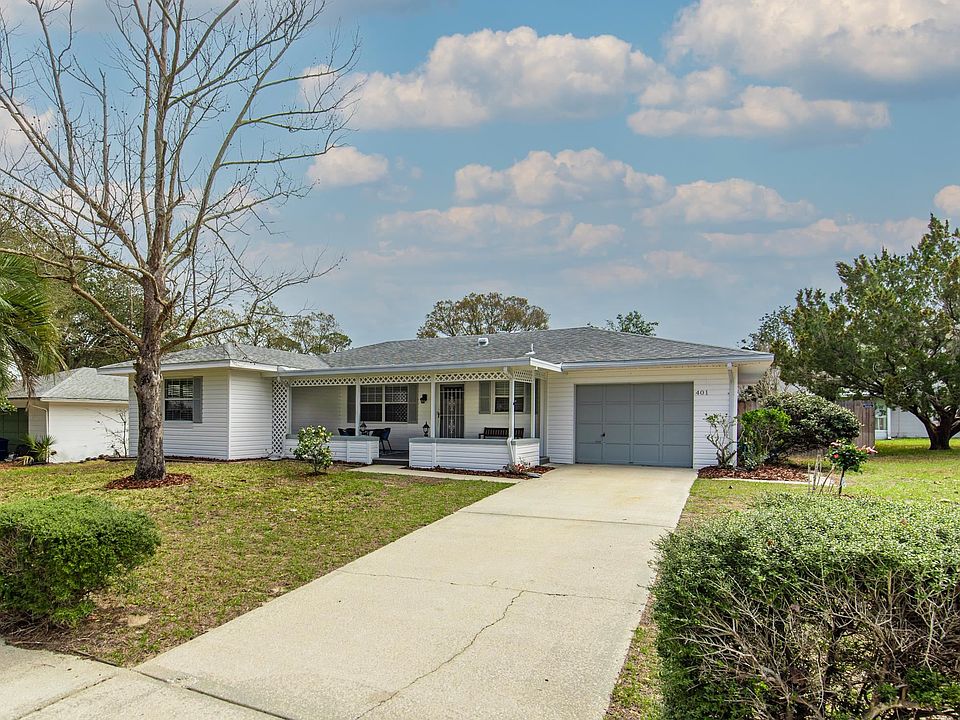 1st image of 401 Casuarina Cir