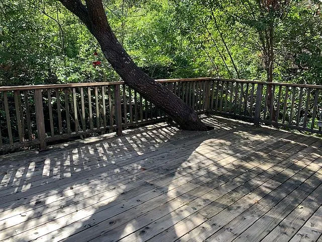 139 Laurel Dr — Photo 3