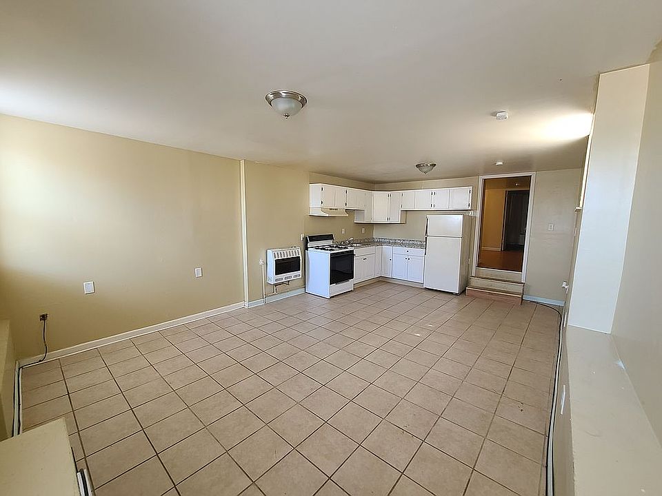 Living room/ Kitchen