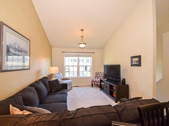2nd image of 2040 Tula Dr
