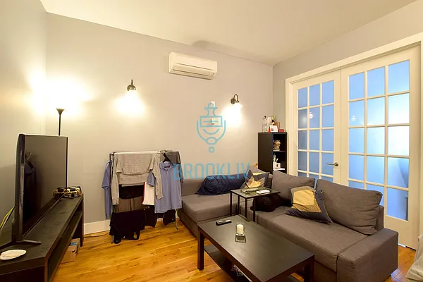 Rented by null | media 10