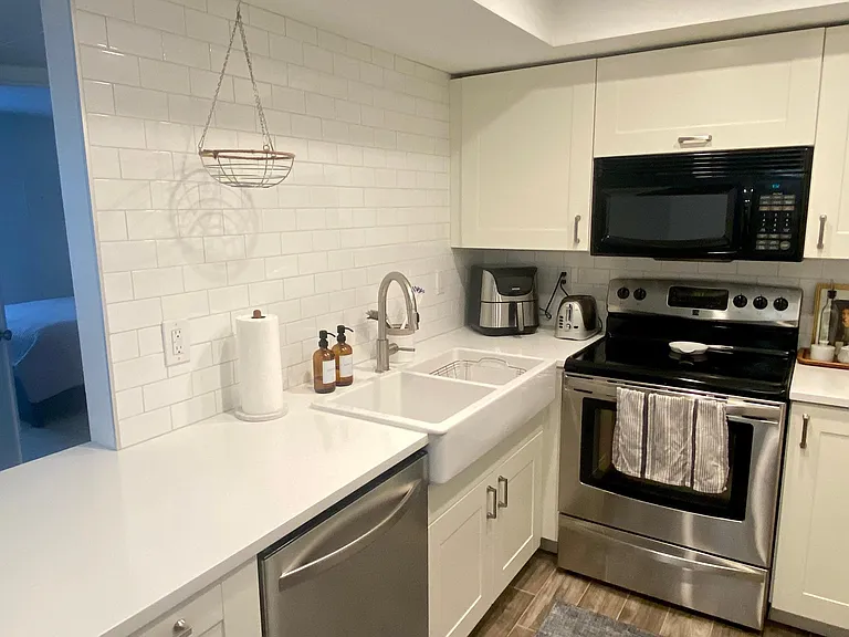 1820 E Morten Ave #113 — Photo 5