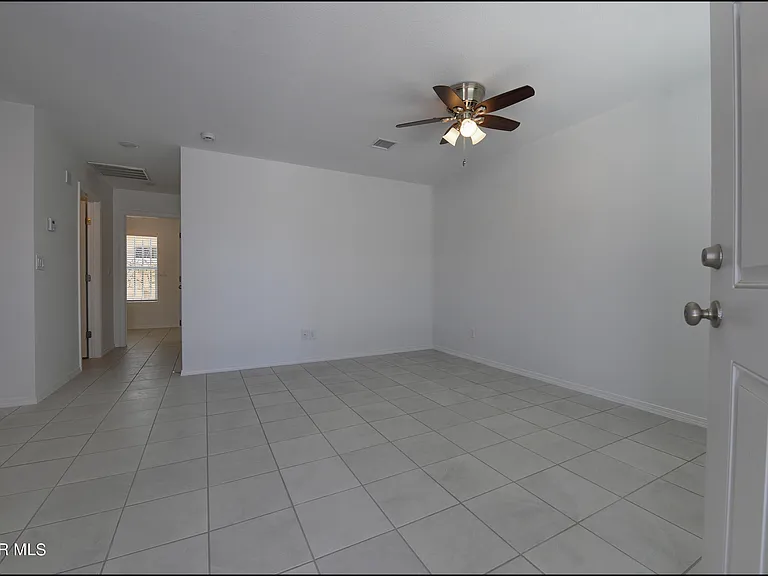 4626 Maxwell Ave #C — Photo 8