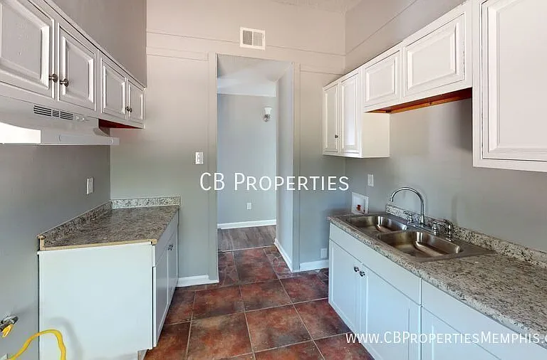 938 Bramblewood Ln — Photo 3