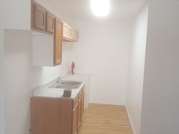 3rd image of 408 N 3rd St #6