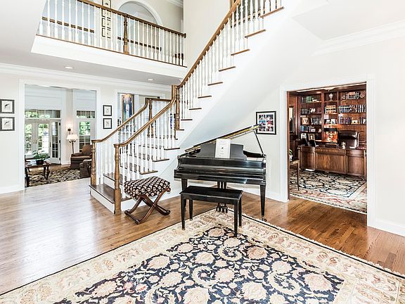 3rd image of 7303 Kentfield Dr
