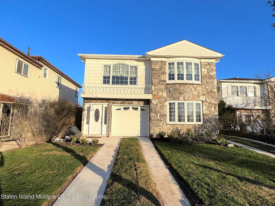 2nd image of 131 Steinway Ave