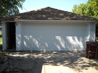 335 N 4th St, Hebron, NE 68370