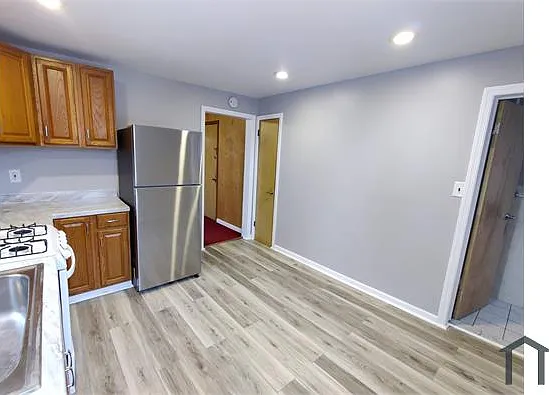 29 Port Colden Rd #D — Photo 7
