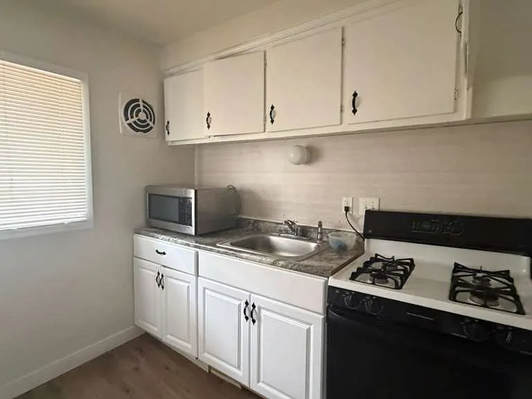 15168 Evergreen Rd #15170 — Photo 4