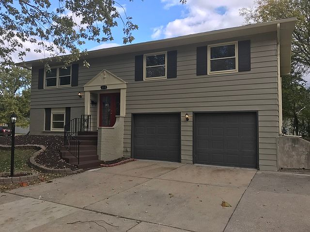 1st image of 550 N Pleasant Dr