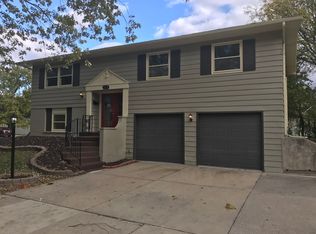 550 N Pleasant Dr, Glenwood, IL
