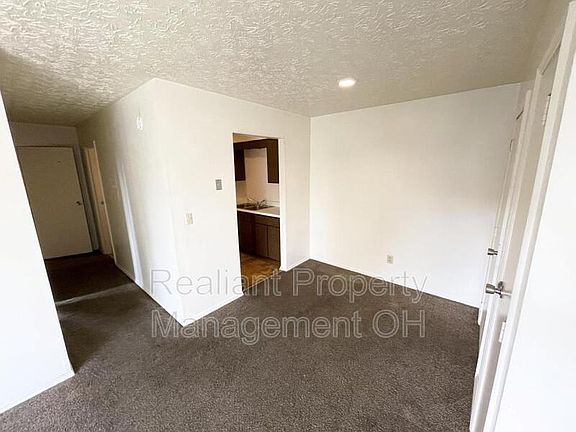 5th image of 4911 Ash St #9