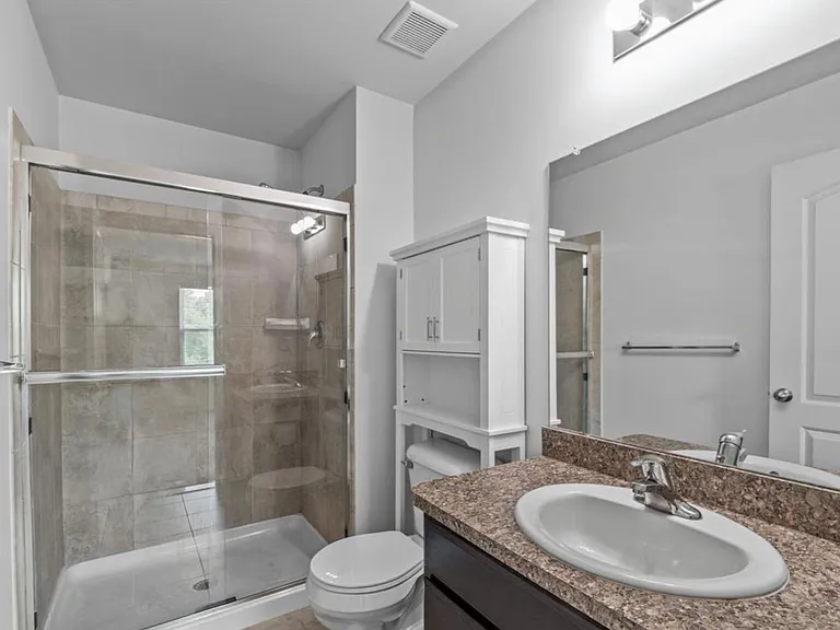 4621 Bradley Cir — Photo 5