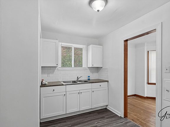 5th image of 11431 Laing St