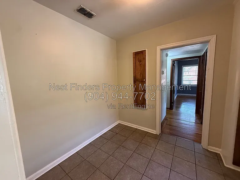 3553 Oak St #4 — Photo 7