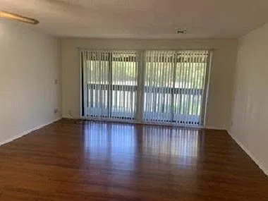 2 bed, 960 sqft, $1,350 — Photo 2