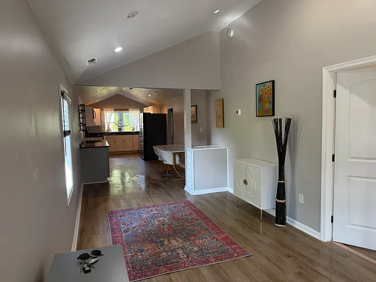 925 Excelsior Ave — Photo 5
