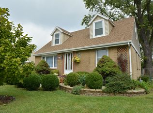 7740 Suburban Ln, Bridgeview, IL 60455