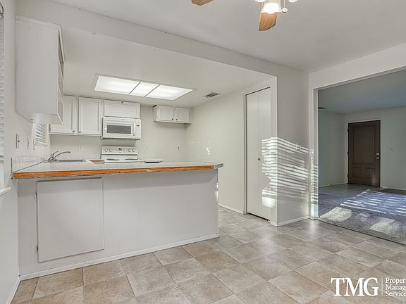 5th image of 705 NE 148th Ave