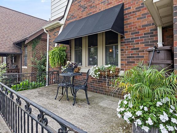3rd image of 2079 Verdun Ave